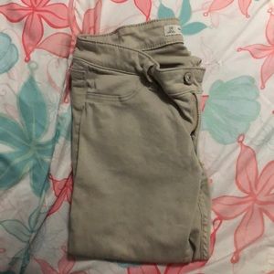 Abercrombie & Fitch Kahkis